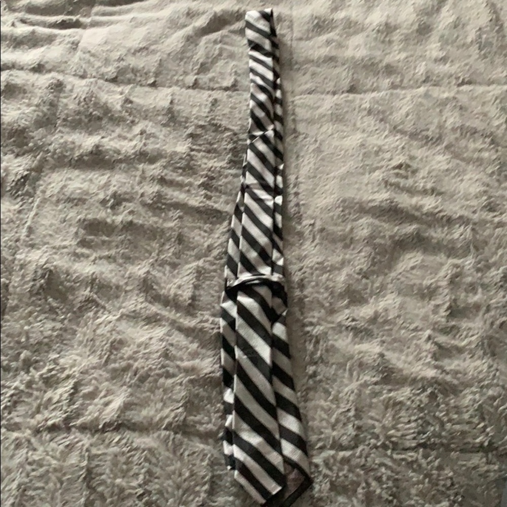 1901 tie - Picture 2 of 3